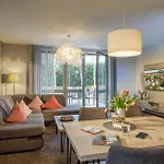 Monopol Apartments *