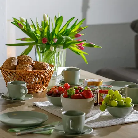 Monopol Apartments *